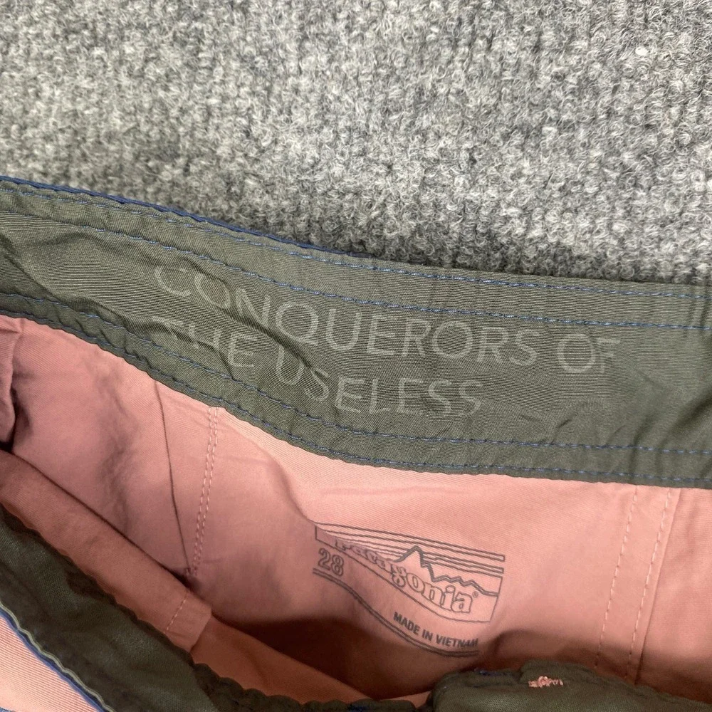 Patagonia Mens Scallop Hem Board Shorts Pink Navy Blue 28 STY86623 SP23